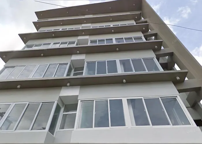 Lheaf Residences And Serviced Hostel *