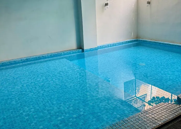 Lheaf Residences And Serviced Hostel *